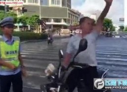 海南摩托大叔表情包,笑出腹肌的海南风情